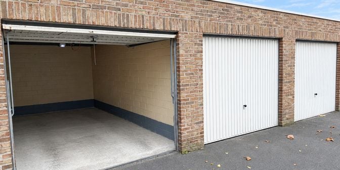 Garage te koop in Koning Albert I-laan 80, 8800 Roeselare