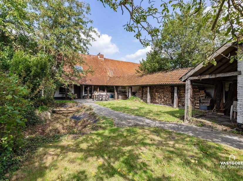 Huis te koop in Heirweg 26,
                    9840 De Pinte