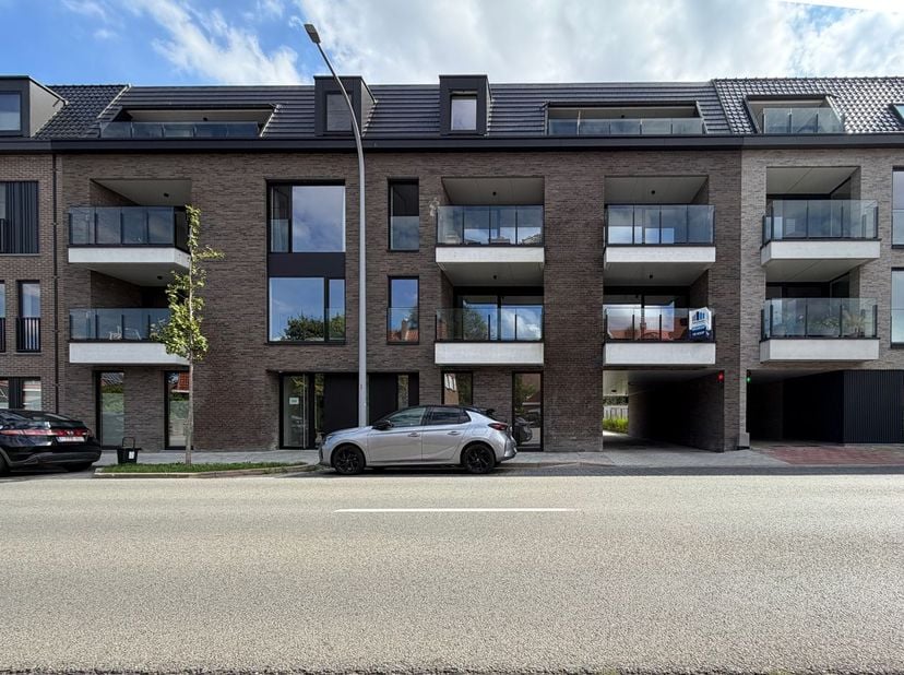 Appartement te koop in Torhoutse Steenweg 249 bus 1.01,
                    8200 Sint-Andries