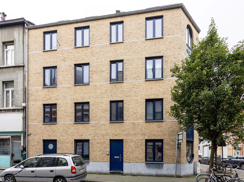 Bent u op zoek naar een slimme en rendabele vastgoedinvestering? Ontdek dit uitstekend opbrengsteigendom in het hart van de stad.<br />
Dit eigendom b