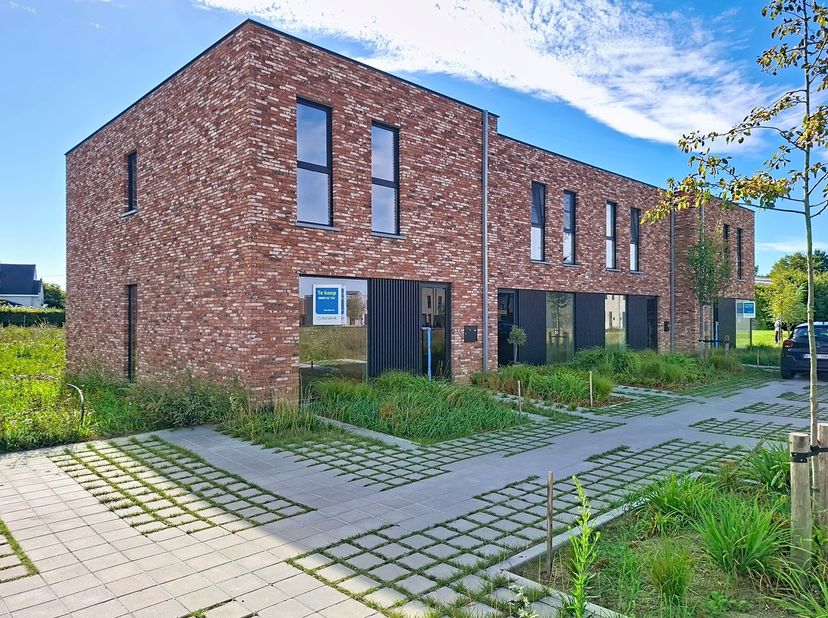 Huis te koop in Rootbakstraat 9,
                    8791 Beveren