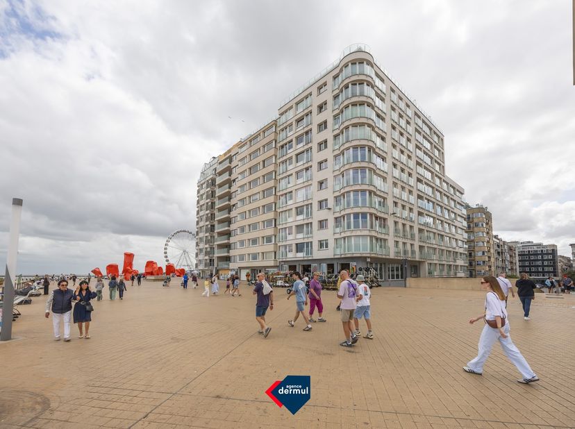 Droomt u van wonen aan zee met een adembenemend panoramisch uitzicht? Dan is dit appartement op de vierde verdieping van Residentie Osborne precies wa