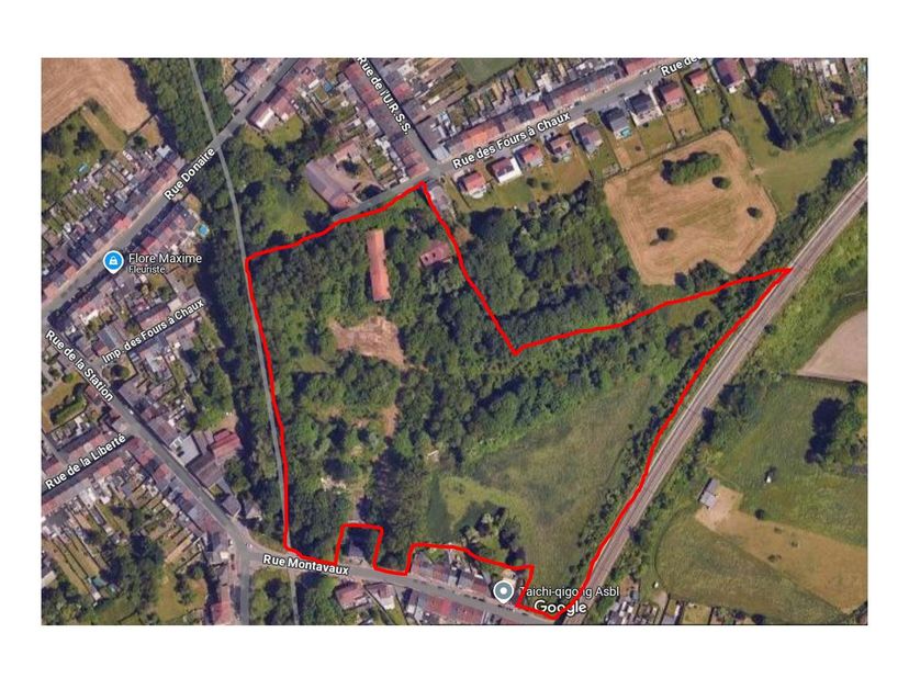 À vendre  Terrain exceptionnel de 3,6 hectares à Frameries (Ref: 7082)<br />
 Rue Montavaux &amp; Rue des Fours à Chaux  7080 Frameries<br />
Découvrez ce