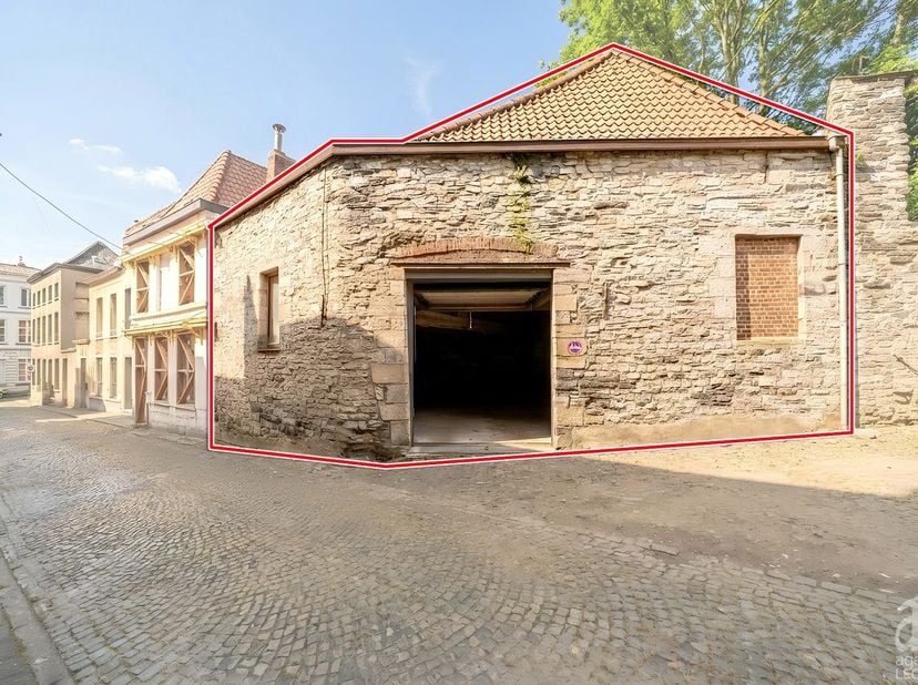 Garage te koop
                    in 7500 Tournai