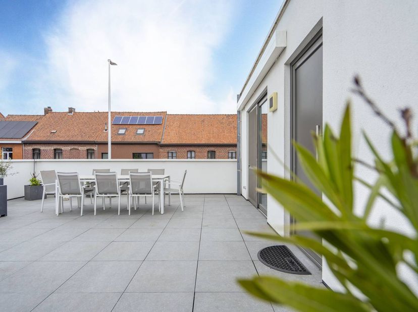 Ontdek dit instapklare appartement, gelegen in de Heulestraat te Gullegem, in een moderne en verzorgde residentie. Hier woont u in een rustige omgevin