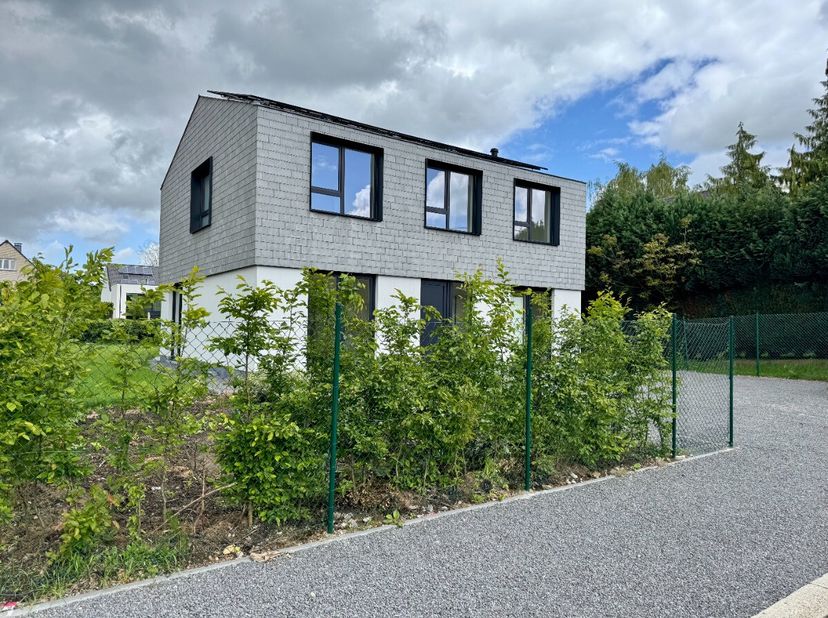 À louer : Luxueuse villa neuve avec 4 chambres à proximité de Bruxelles et WavreDécouvrez cette superbe villa neuve clé sur porte implantée sur un ter