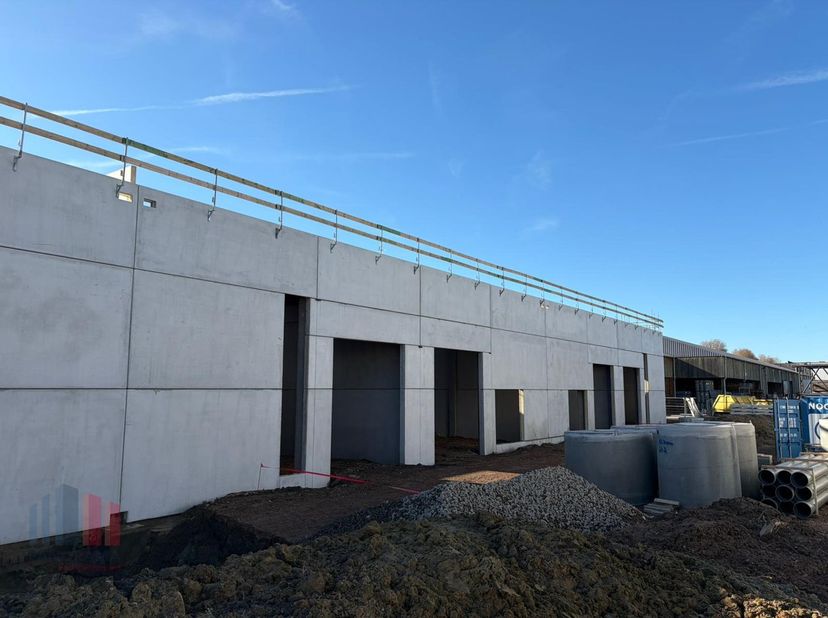 Unité PME neuve de 432c&amp;nbsp;m² avec mezzanine de&amp;nbsp;142 &amp;nbsp;m² à vendre<br />
Excellente situation le long de la fréquentée Mechelsesteenweg (N26