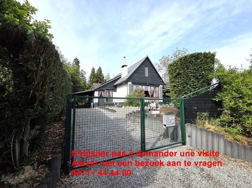 IMMOHALI verkoopt vergunde gite met website, vaak verhuurd, kindvriendelijk. Rustig gelegen, bemeubeld huis in steen, 3 slp 2 badkamers, zonnige tuin,