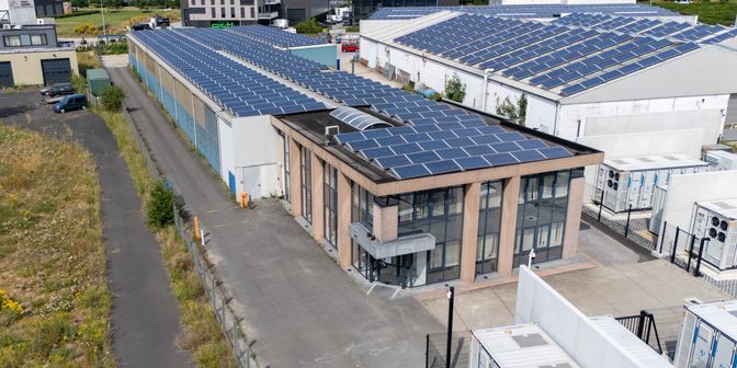 Bedrijfsvastgoed te huur in E 3 laan 25, 9800 Deinze