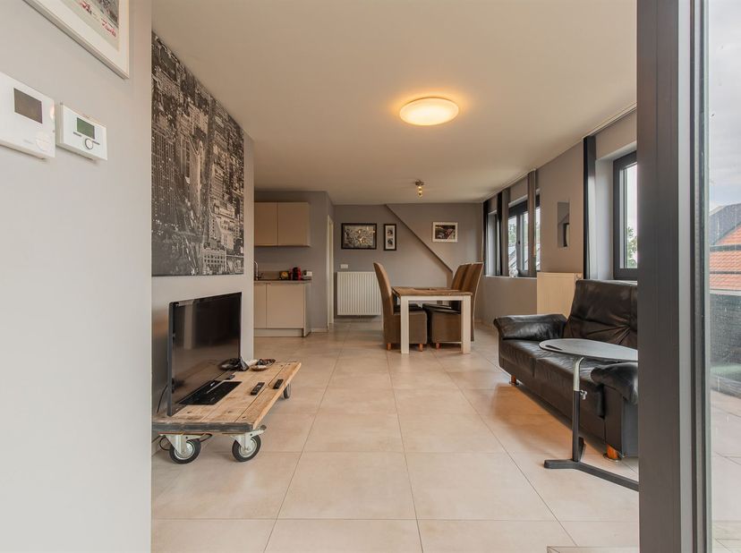 Prachtig en energiezuinig dakappartement in residentie Albertina te Baasrode<br />
Op zoek naar een instapklaar en energiezuinig appartement met een