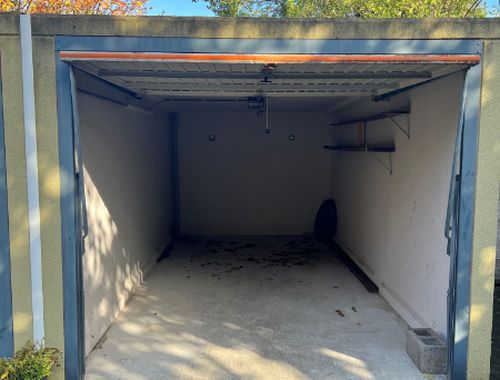                                         Garage te huur in Merelbeke, € 85
