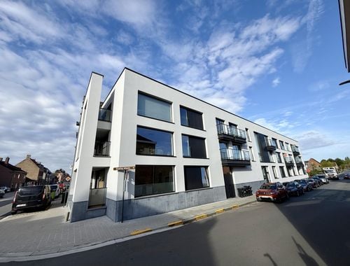                                         Appartement à louer à Ieper, € 700
