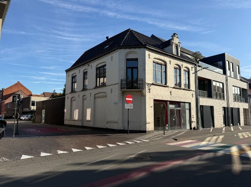 Bedrijfsvastgoed te huur in Oostrozebekestraat 1,
                    8770 Ingelmunster