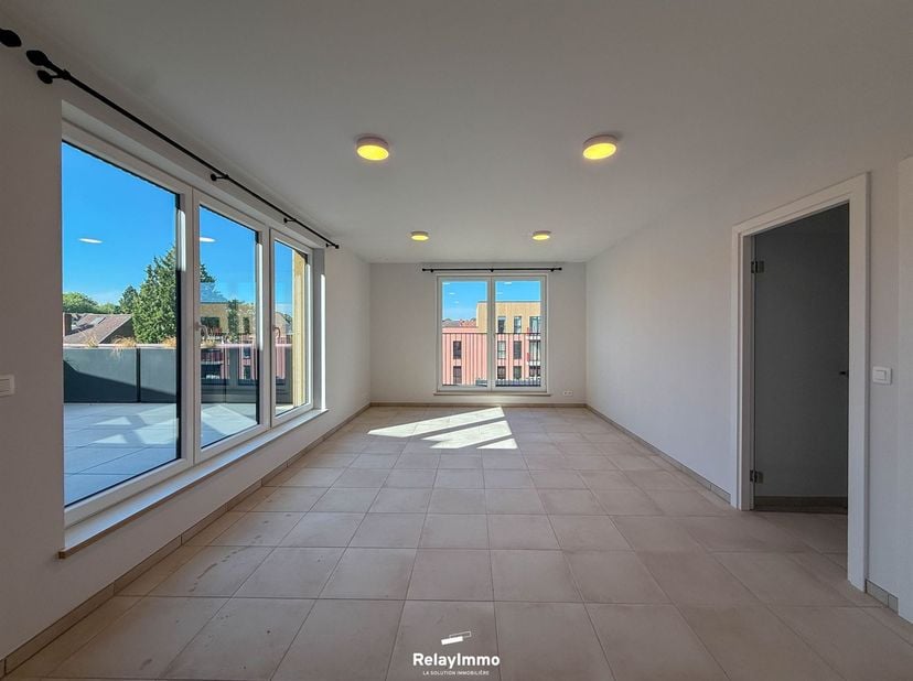 Ontdek dit luxe appartement in de nieuwe residentie "Pompes Deplechin".<br />
<br />
Op een paar minuten van de hoofdwegen combineren deze comfortab