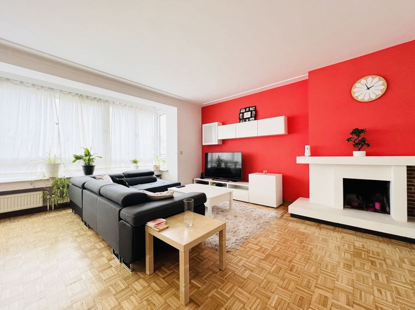 SINT-PIERRE-WOLUWE, ideaal gelegen aan de rand van het Woluwepark, vlakbij Montgomery en Woluwe Shopping, licht APPARTEMENT (2Ch/1Sdb/1Sdd) van ± 108