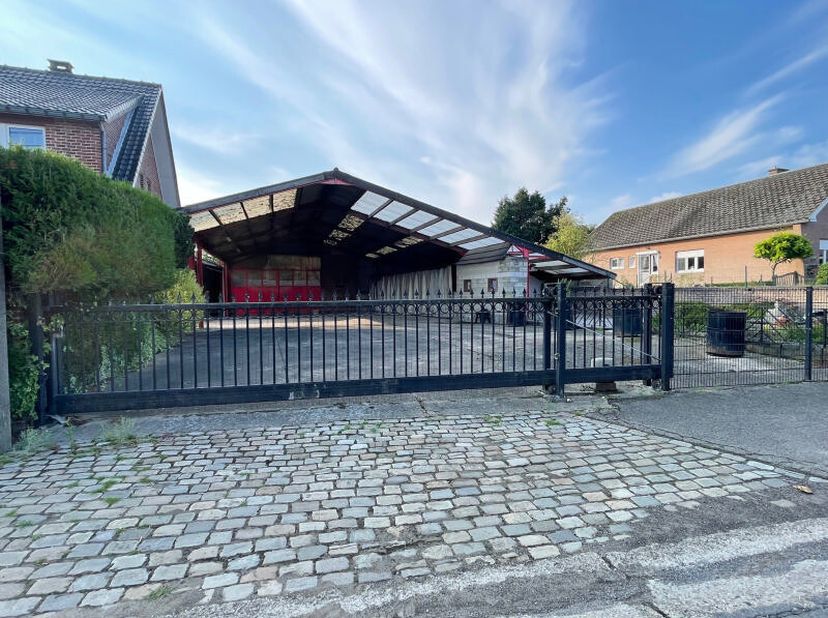 Bedrijfsvastgoed te koop
                    in 4360 Grandville