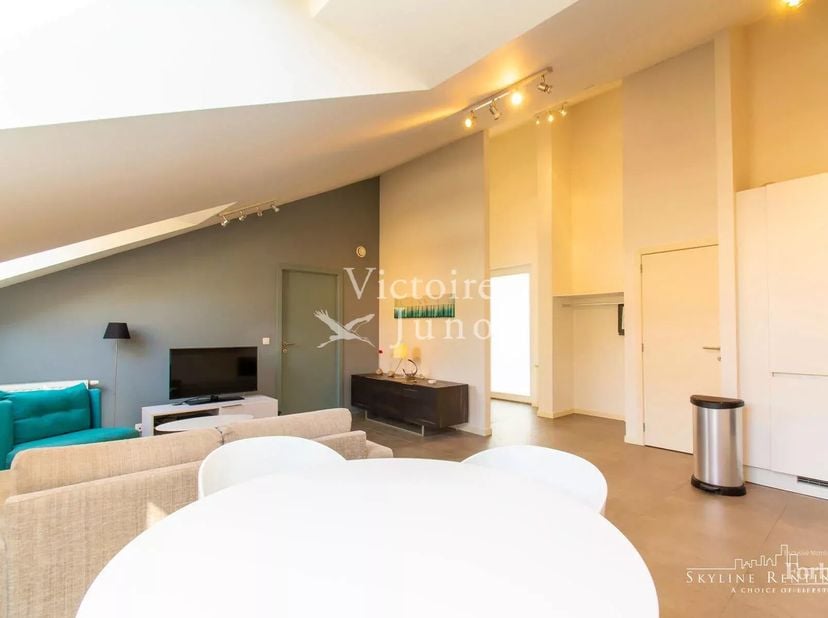 Bien présenté par Alexandra Dewitte Tel : 0473/84.61.61 ou alexandra.dewitte@victoire.be<br />
Victoire Junot vous propose sur Ixelles, quartier europ