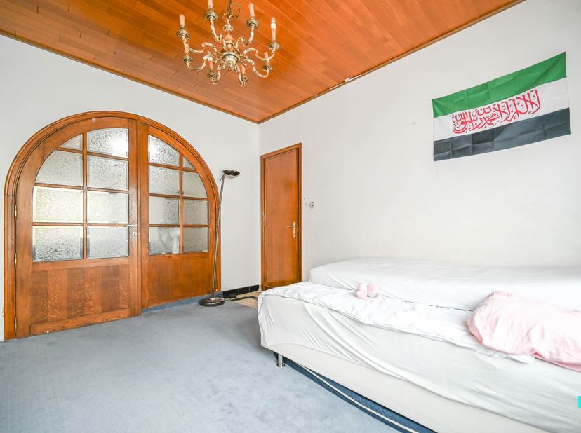 Ontdek deze woning gelegen in een rustige en aangename woonomgeving met een uitstekende bereikbaarheid. De Ligging combineert het beste van twee werel
