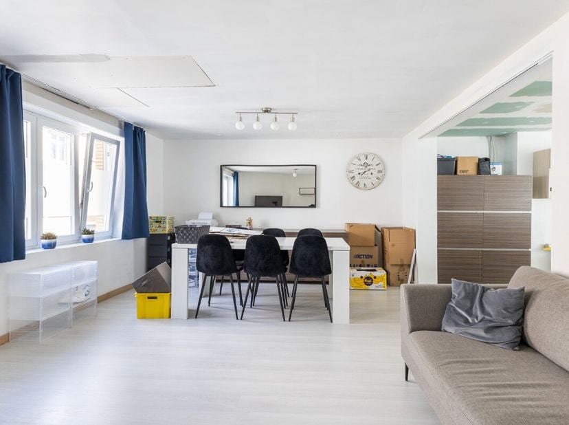 De Panne: te renoveren duplexappartement te koop in het centrum Op zoek naar een betaalbare woonst of een interessante investering? Dit charmante dupl