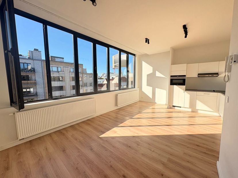 Appartement à louer à Oudevaartplaats 37 boîte 401,
                    2000 Antwerpen