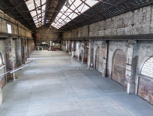                                         Bâtiment commercial à vendre à Monceau-sur-Sambre, € 399.999
