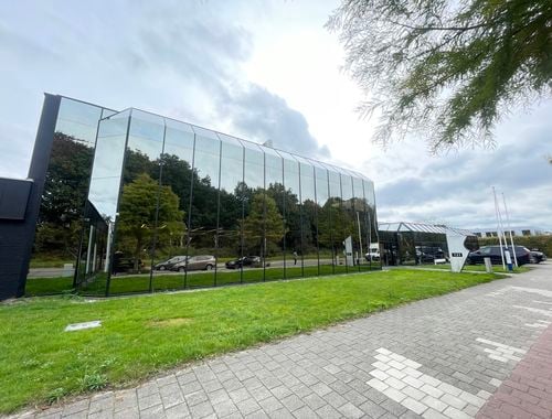                                         Bedrijfsgebouw te huur in Wilrijk, € 14.602,50
