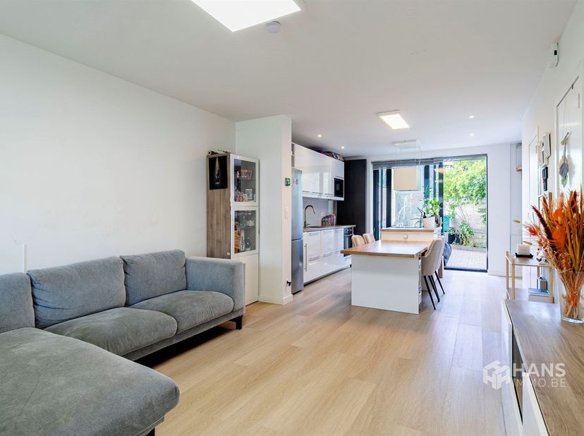 Borsbeeksesteenweg 8 - Deurne<br />
<br />
Instapklare woning (110m²) met 3 slaapkamers en buitenruimte (11 m²) in Deurne<br />
Op de Borsbeekseste