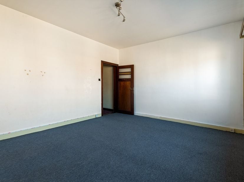 Uniek renovatieproject met veel potentieel in het hart van Scherpenheuvel!<br />
<br />
Op zoek naar een pand met uitstraling, mogelijkheden en een to