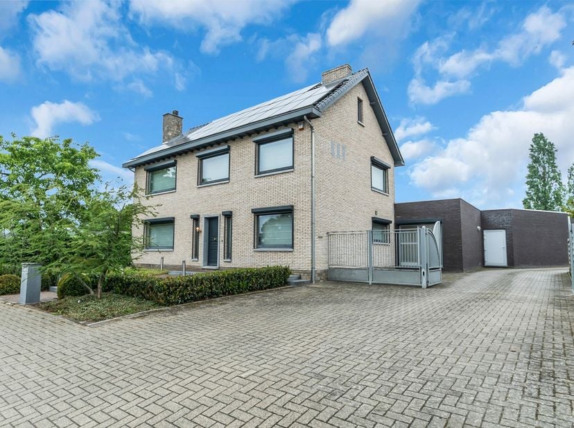 Welkom op de Weg naar Opoeteren 99 in Opglabbeek (Oudsbergen).<br />
<br />
Bent u op zoek naar een exclusieve open bebouwing op een toplocatie in Opg