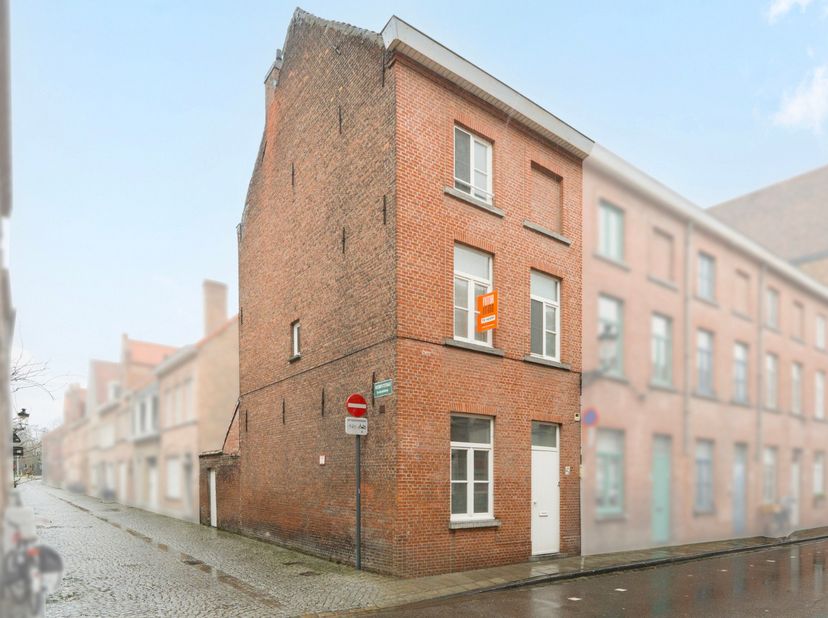 Huis te koop in Beenhouwersstraat 77,
                    8000 Brugge