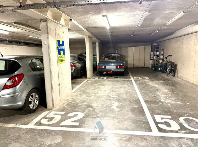 Garage à louer
                    à 9800 Deinze