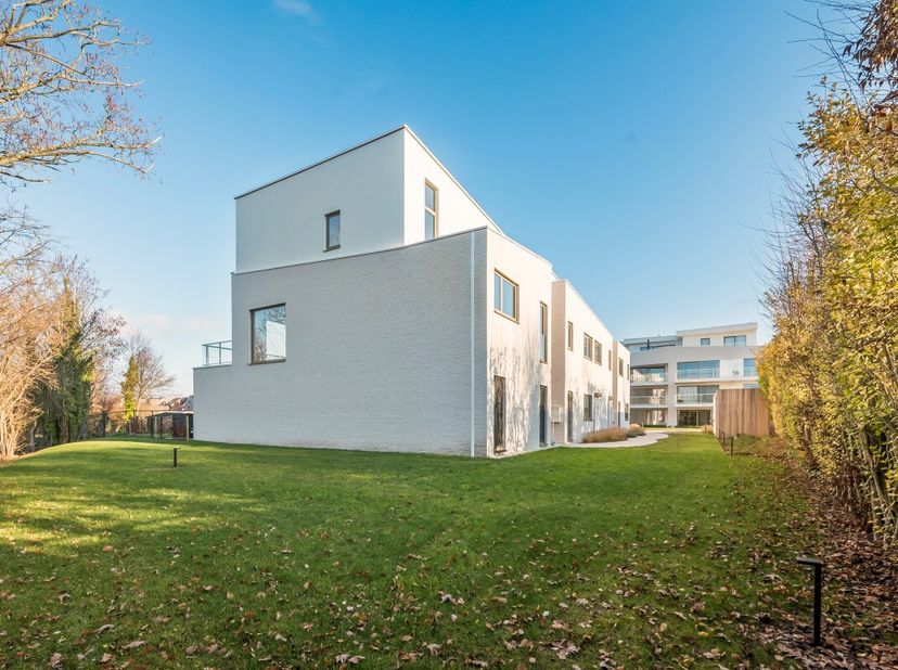 Rubenspark, vous vivez au calme, avec de lespace et tourné vers lavenir. Ces maisons 2 ou 3 chambres offrent de vastes pièces de vie lumineuses et un