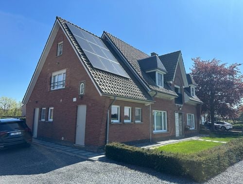                                         Penthouse à louer à Torhout, € 650
