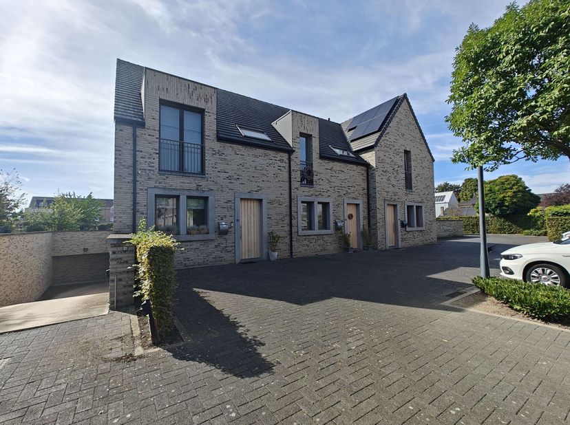 Maison à vendre à Smidsteeg 3,
                    3630 Mechelen-aan-de-Maas