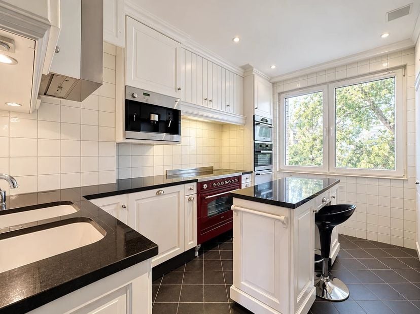 Appartement te koop in ,
                    1050 Elsene