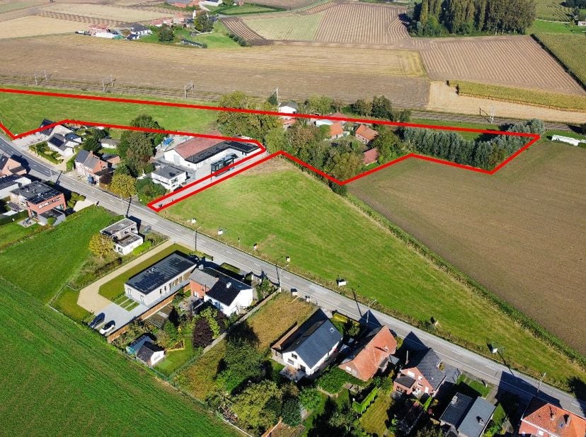 Huis te koop in Desselgemseweg 176,
                    8790 Waregem