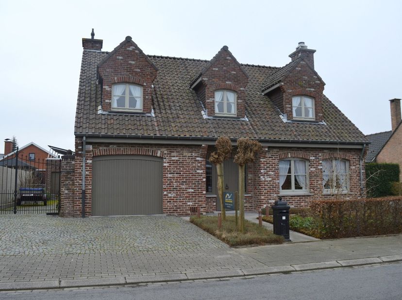 Maison à louer
                    à 8501 Heule