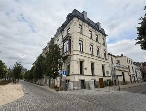                                         Appartement te huur in Tournai, € 780
