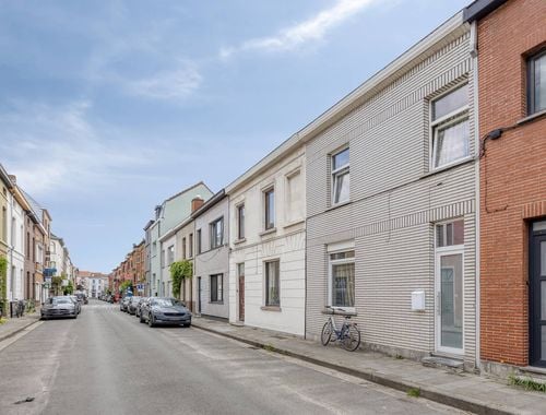                                         Maison à vendre à Sint-Amandsberg, € 299.000

