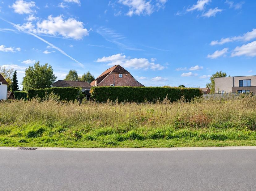 Grond te koop in  3,
                    3560 Lummen
