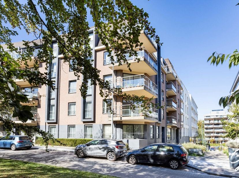 Appartement te koop in Calabriëlaan 25b,
                    1200 Sint-Lambrechts-Woluwe