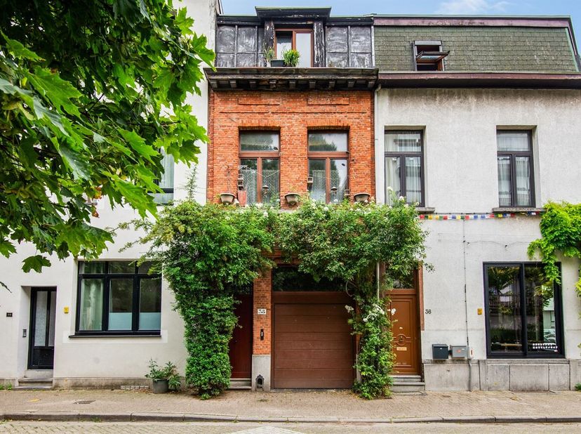 Ligging: Gelegen in het levendige Borgerhout, op een vlot bereikbare locatie nabij het centrum van Antwerpen. Het pand geniet van een uitstekende verb