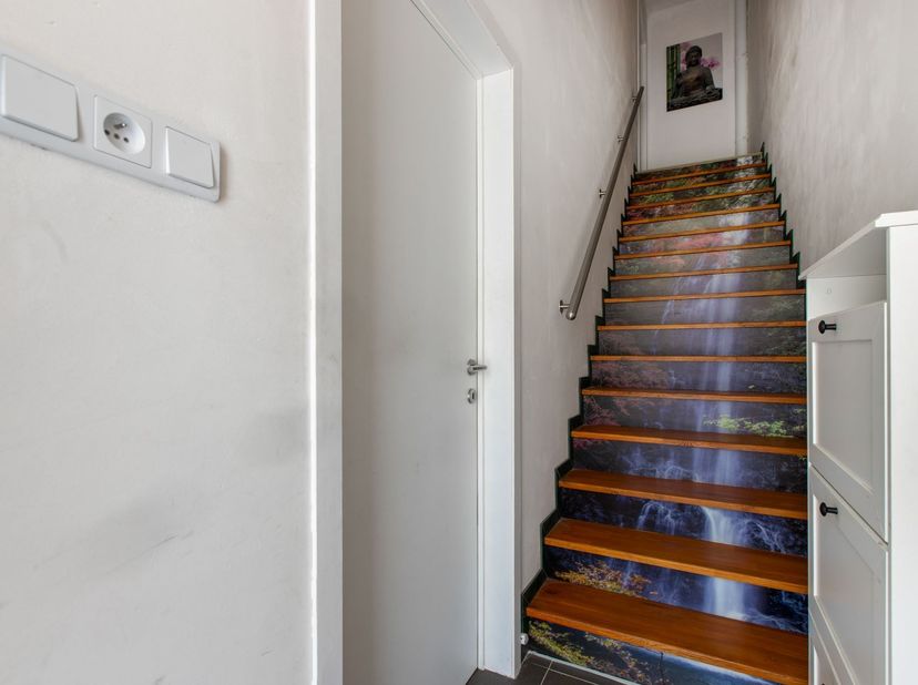 Instapklare woning met 3 slaapkamers<br />
In het charmante Val-Meer vinden we deze recente halfopen bebouwing, gebouwd in 2013. Een woning die heden