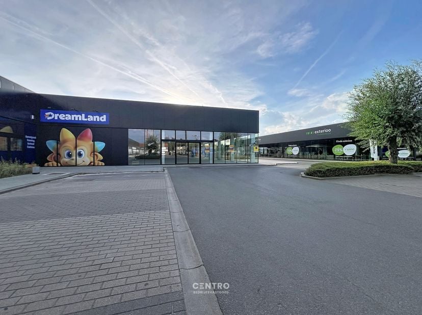 Bien professionnel à louer
                    à 8800 Roeselare