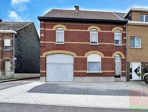                                         Maison d’angle à vendre à Sint-Lievens-Houtem, € 329.000
