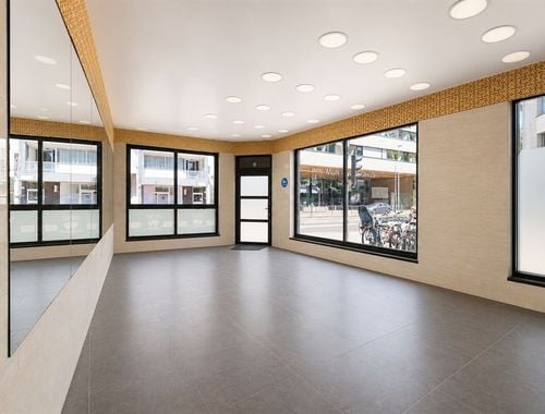                                         Handelsgelijkvloers te huur in Borgerhout, € 2.100
