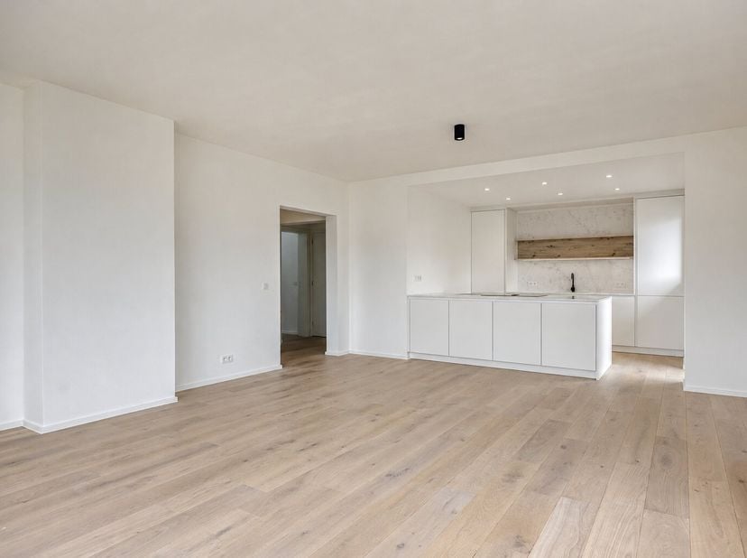 Vous recherchez l'appartement côtier idéal où luxe, espace et excellent emplacement se rencontrent ? Ce bâtiment récemment rénové à Zeebruges vous off