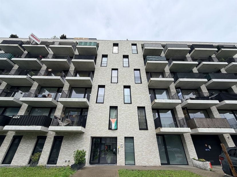 2-slaapkamerappartement op toplocatie in Hoboken!<br />
Ligging: Dit appartement ligt op toplocatie in Hoboken, een goede mix van stedelijke voorzieni