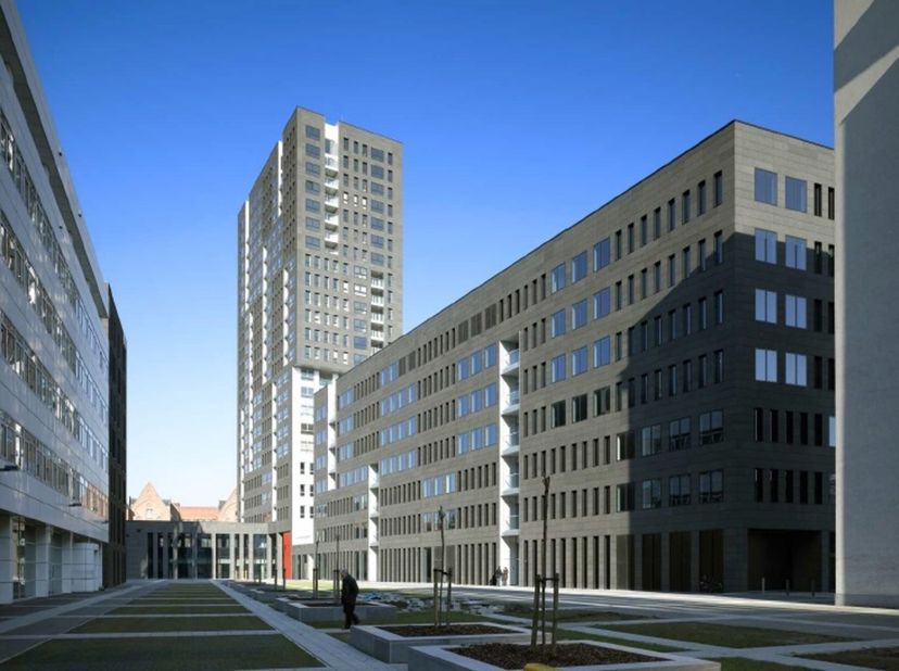 Bien professionnel à louer
                    à 2000 Antwerpen
