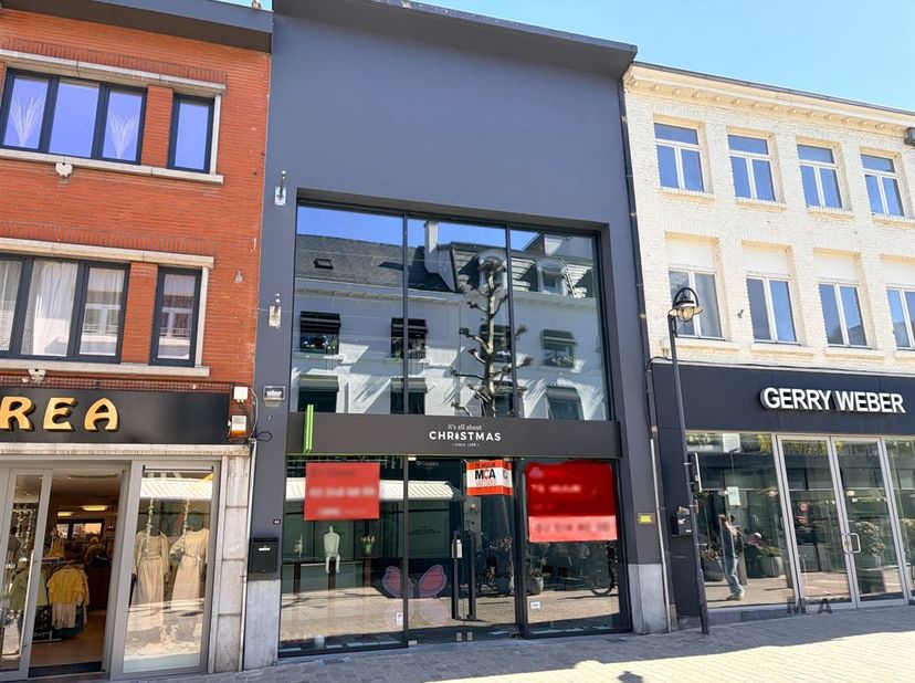 AAA-handelspand in dé hoofdwinkelstraat van Hasselt (voormalig CASA), omringd door sterke trekkers en topzaken – maximale visibiliteit en gegarandeerd
